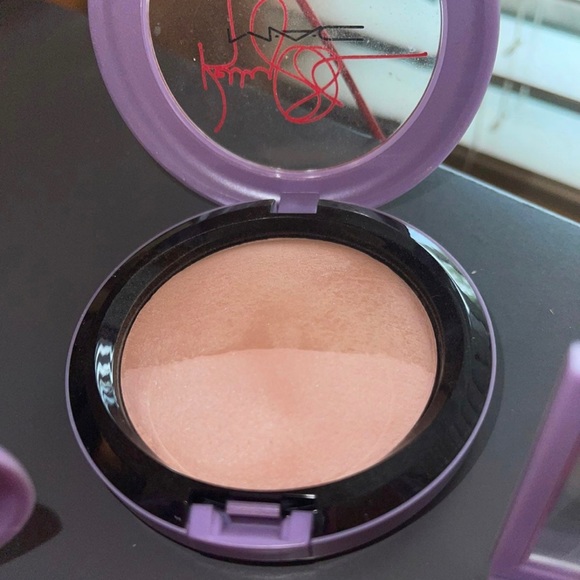 MAC Kelly Osbourne bundle - Picture 7 of 9